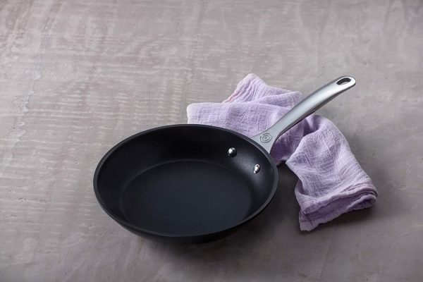 Le Creuset - Sartén antiadherente endurecida, 12.0 in - Imagen 3